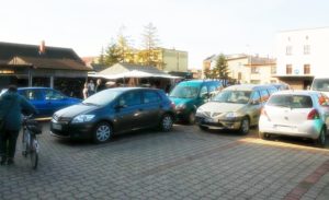 Parking przy miejskim centrum targowym; fot. ARiPZP
